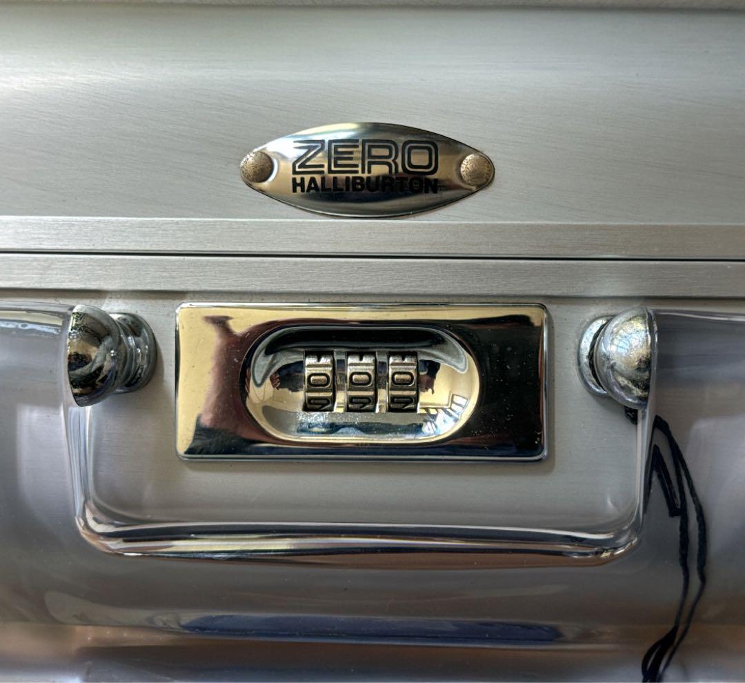 ゼロハリバートン クリアハンドル アタッシュケース - メルカリ