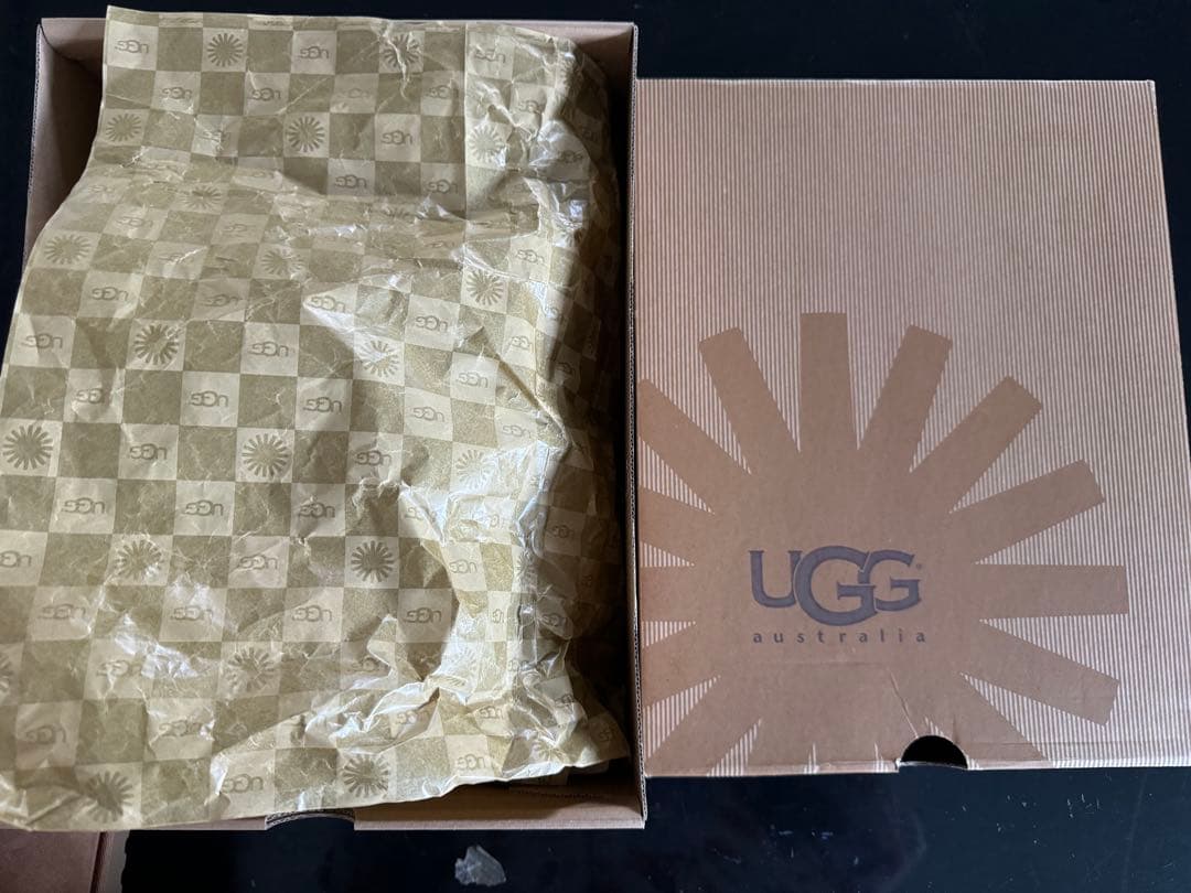 UGG ブラウン リボン付きブーツ21センチ　箱付き　試着のみ