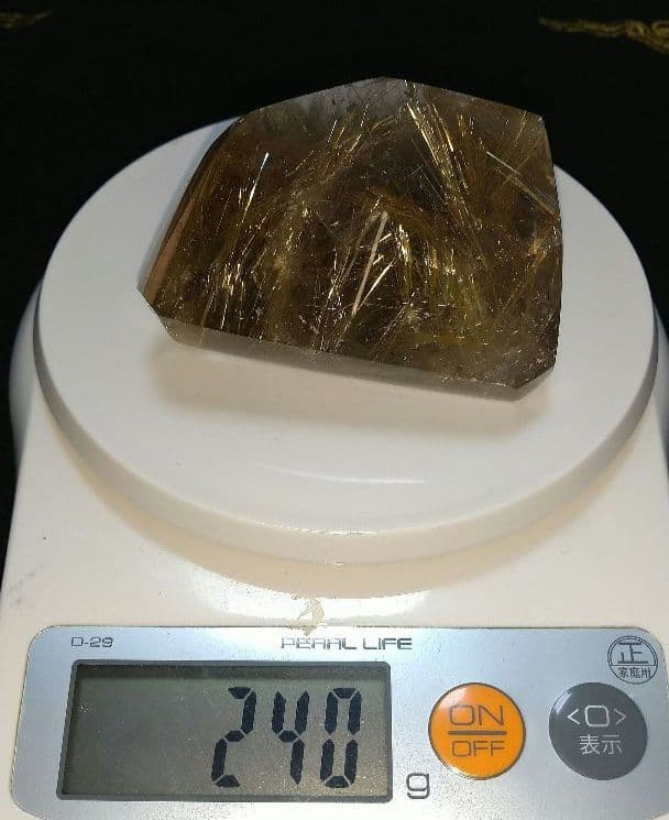 ギラギラルチルクォーツ《原石》専用台座付き　金運　仕事運