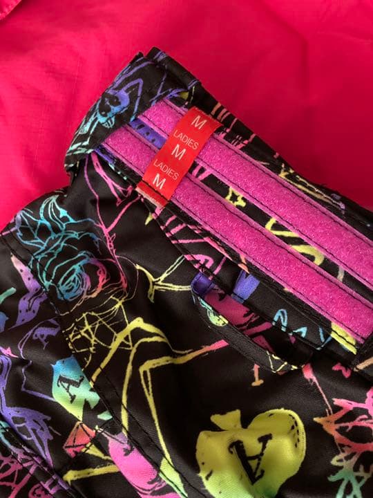 【着用1回】レディース スノボーウェア 上下セット ピンク ブラック ネオン