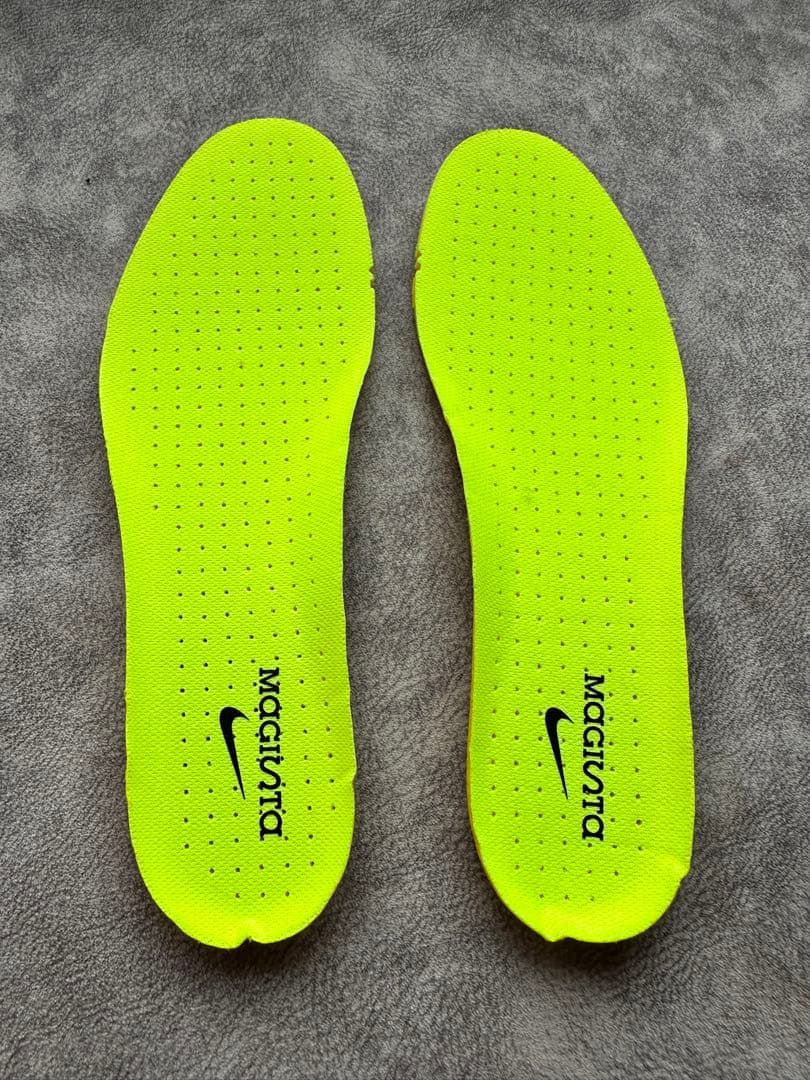 ナイキ マジスタ オーパス HG-E(ブラウン×蛍光イエロー)