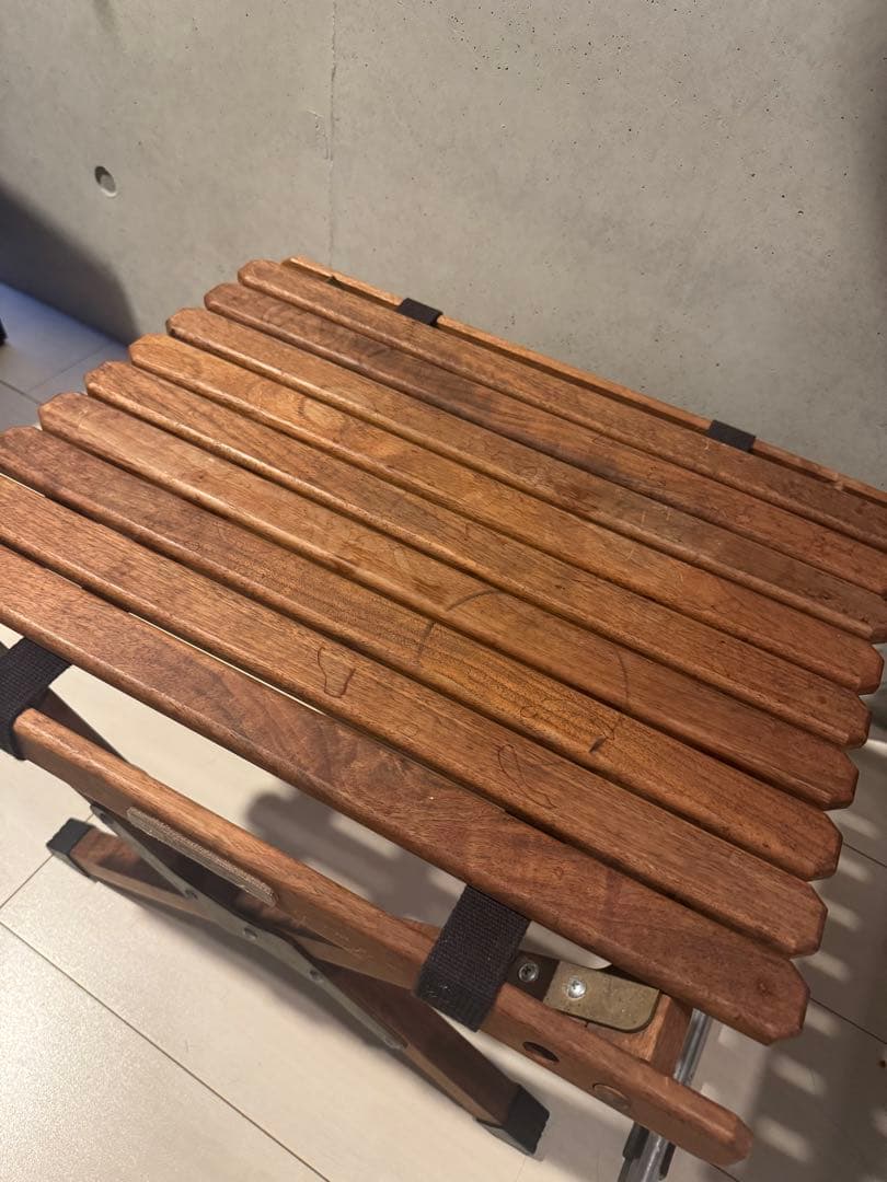 noras ウォールナット サイドテーブルに真鍮