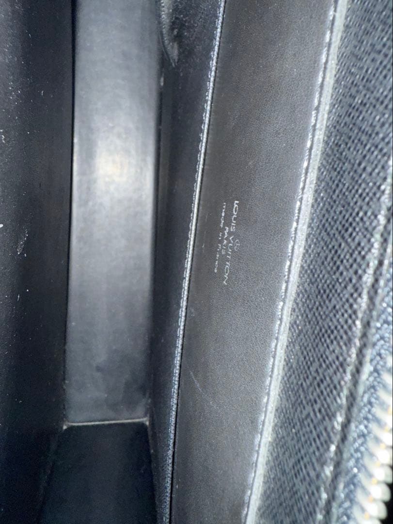 ルイヴィトン タイガ ポルトドキュマン ロザン アルドワーズ ブラック