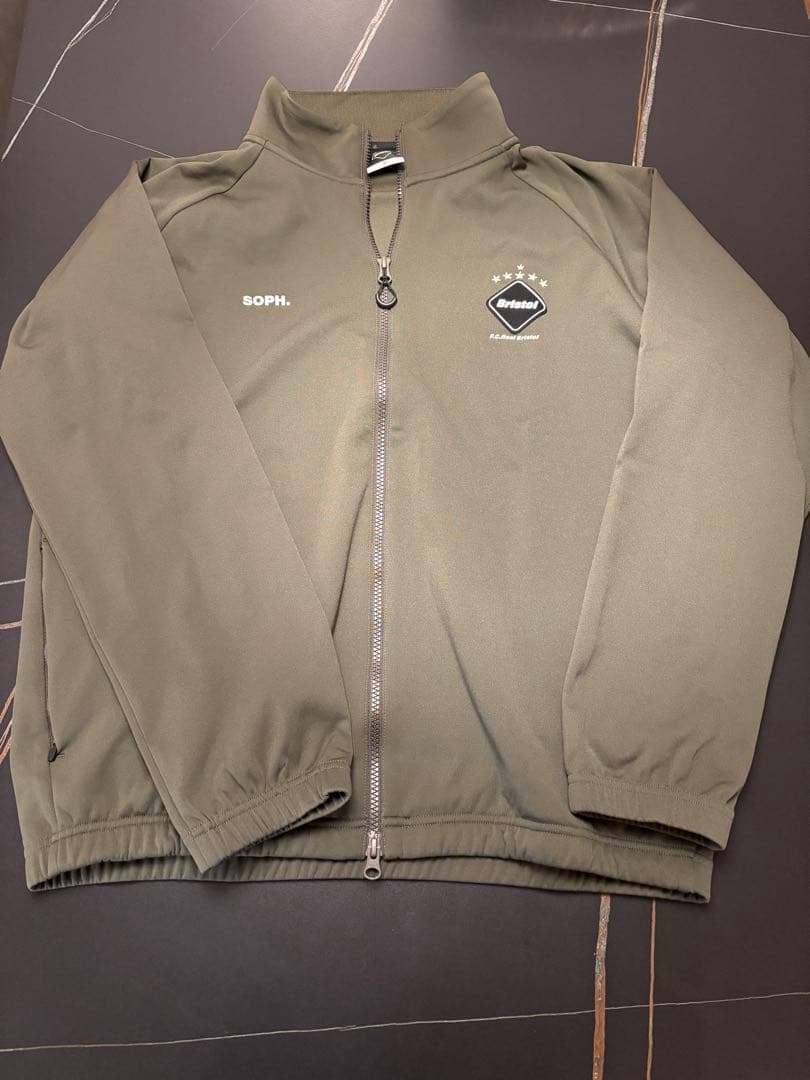 F.C.Real Bristol オリーブグリーンセットアップ　上下