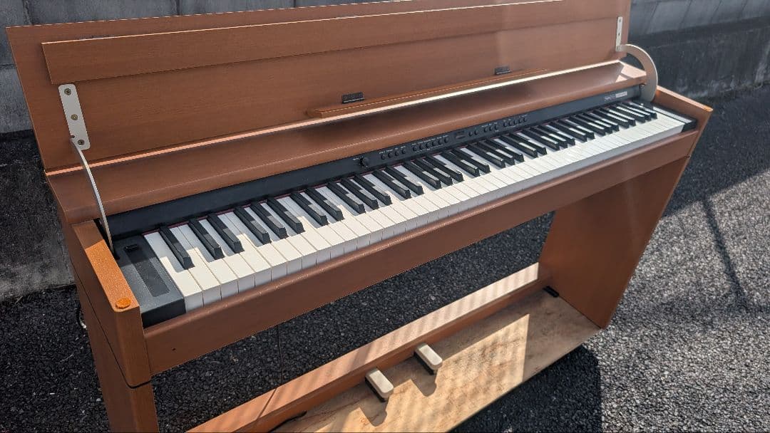 送料込みプロが選ぶ音・機能のRoland 電子ピアノ DP900 05年製激美品
