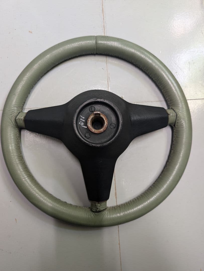 ローバーミニ 96年 アーモンドグリーン 純正ハンドル