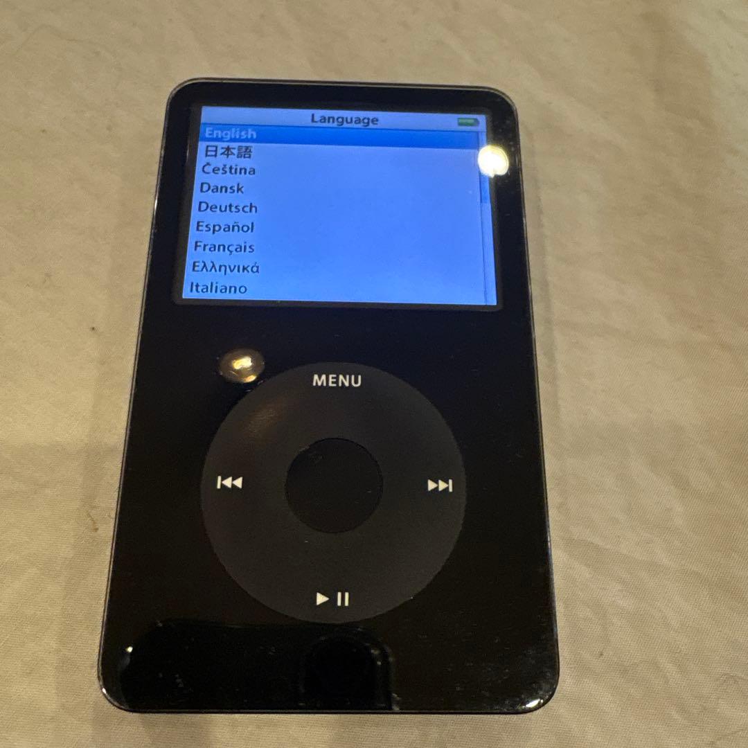 iPod classic 第5世代 30GB ケース、ケーブル付き