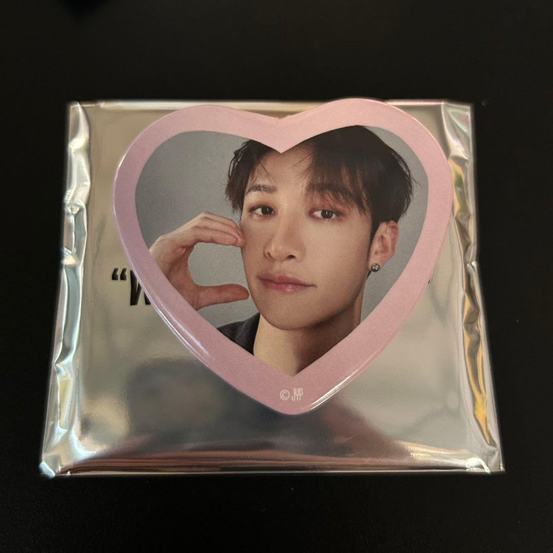 StrayKids スキズ バンチャン 缶バッチ Exhibition - メルカリ