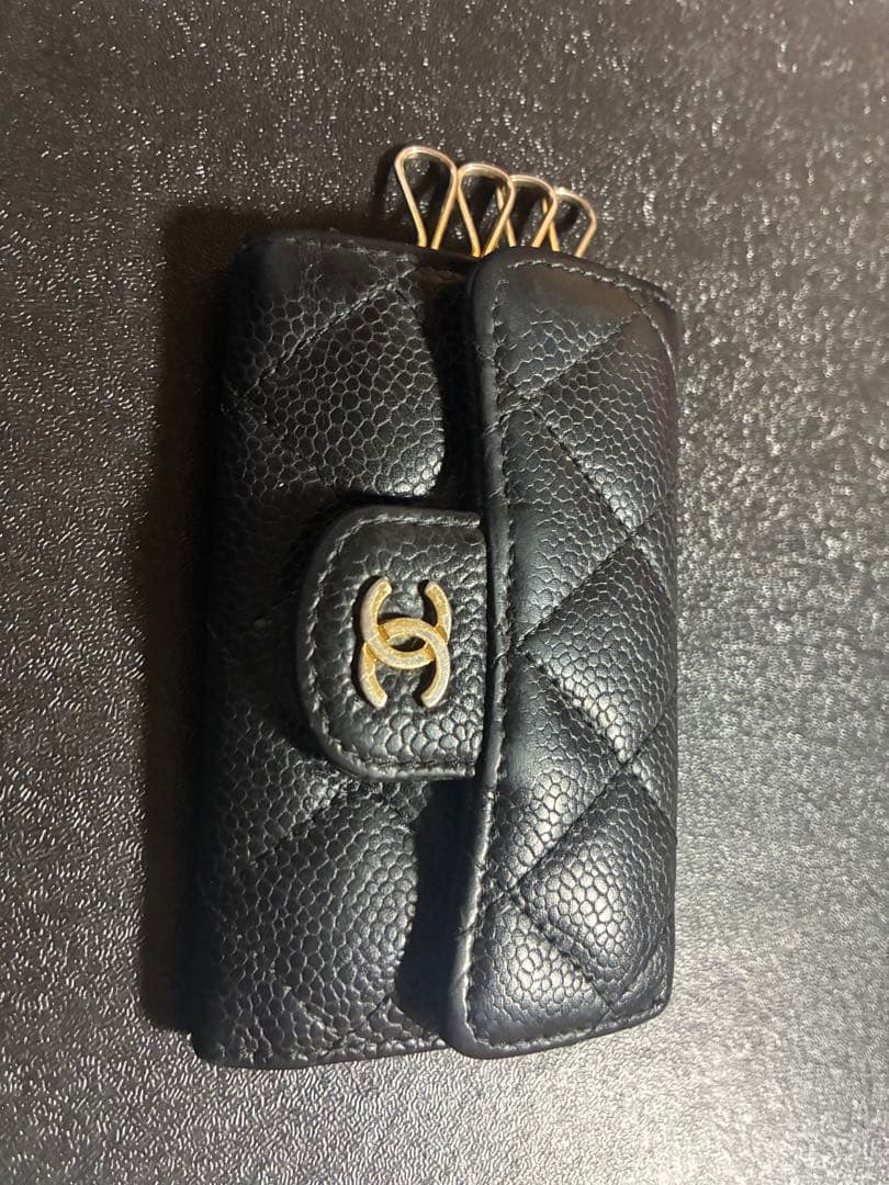 CHANEL ブラック レザー キーケース