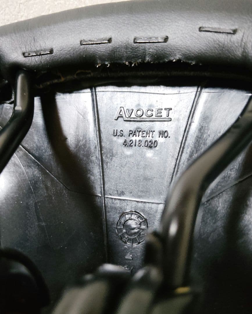 ラスト1個 新品 AVOCETサドル ツーリング バイカウント オールドMTB