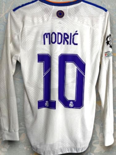 21/22 レアル・マドリード ホーム 10番 モドリッチ 長袖ユニフォーム