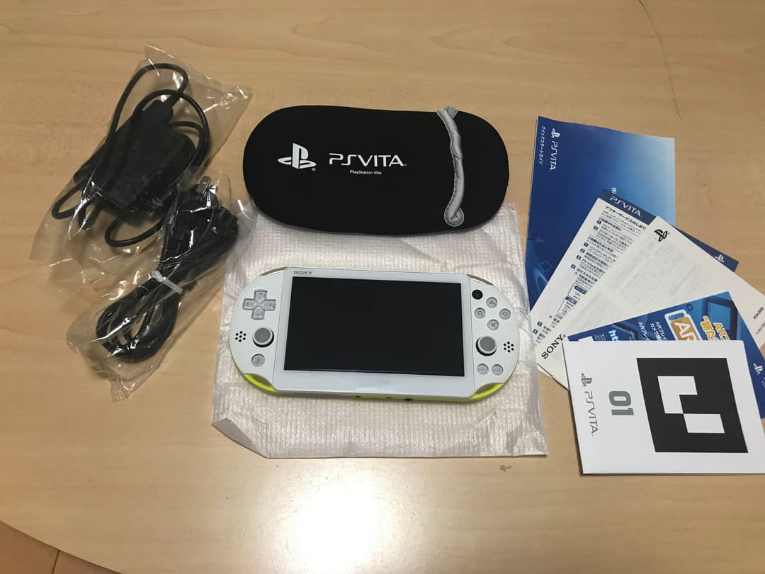 PS vita ライムグリーン(PCH-2000) +16GBメモリ(純正)