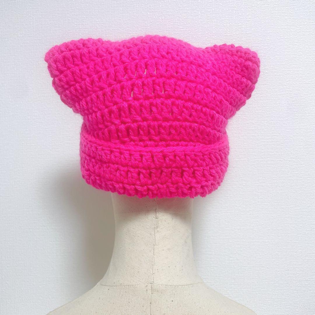 猫耳ピンク編み物帽子 ネオンピンク ショッキングピンク 折り返し付き