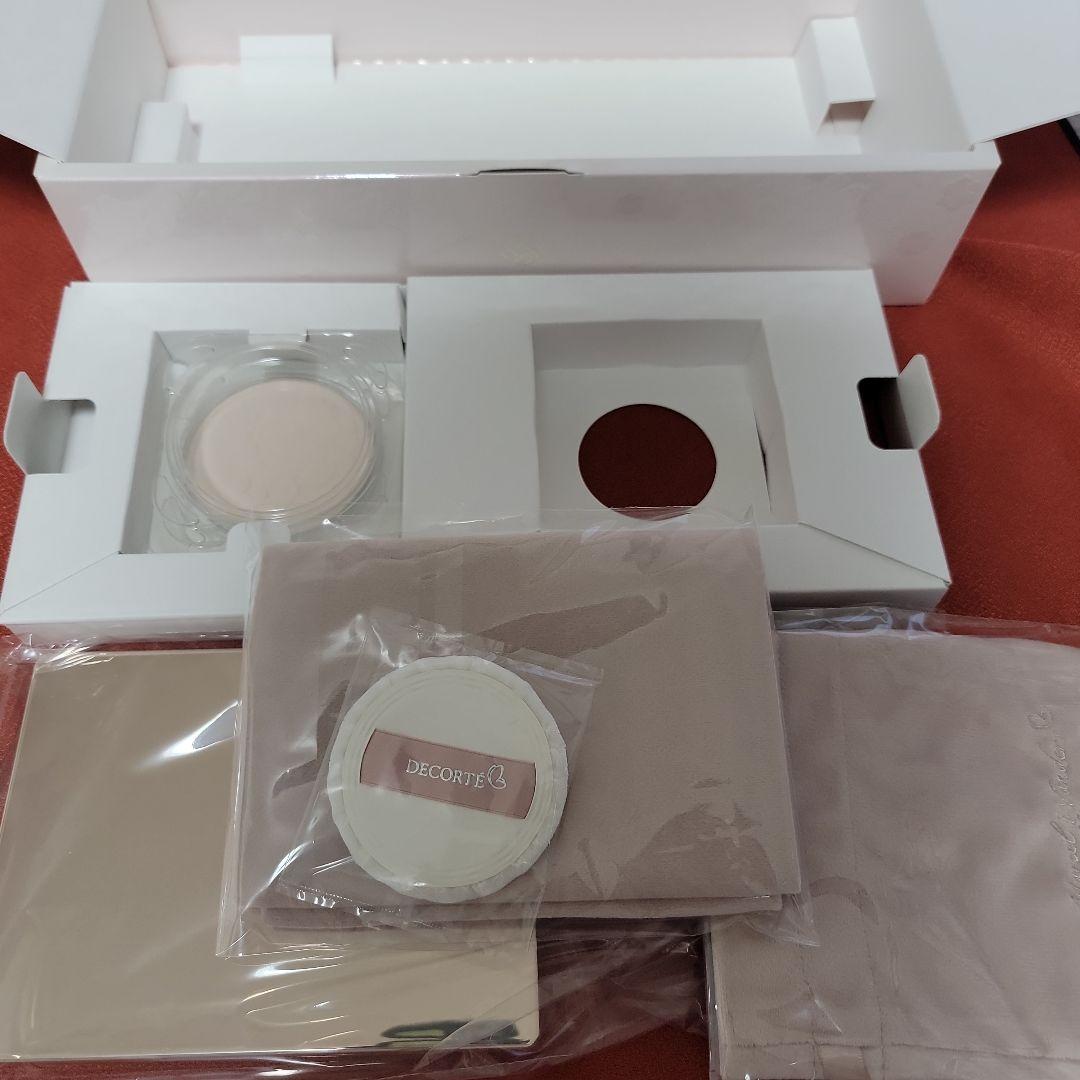 10/2のみ　コスメデコルテ　マルセルワンダースコレクションフェイスパウダーⅩⅣ