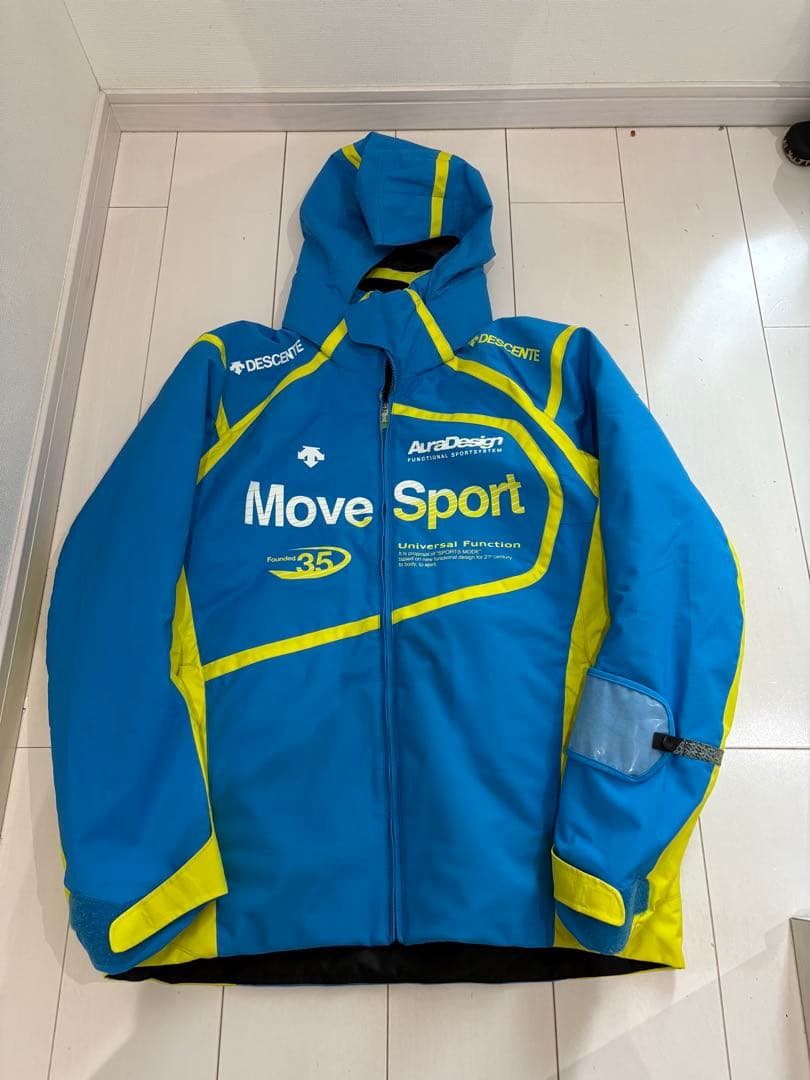 美品　Descent Move Sports デサントムーヴスポーツ ウエア　L