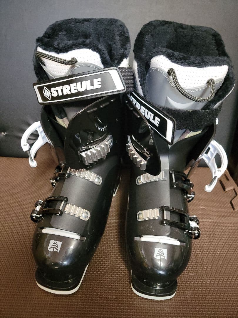 スキーブーツ　STUREULE 　サイズ8