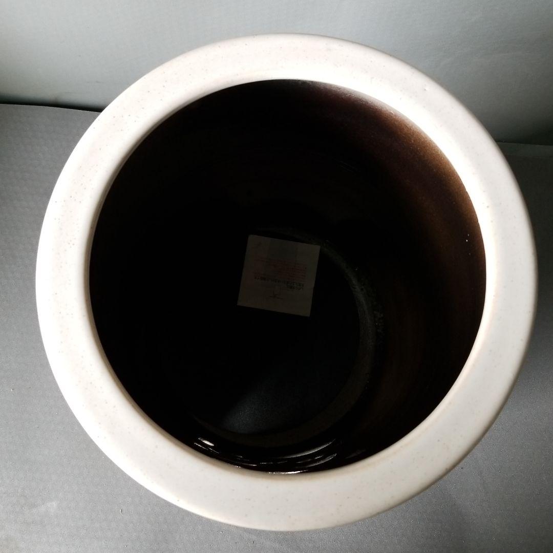 信楽焼　傘立て  唐草透かし彫 高さ４５cm