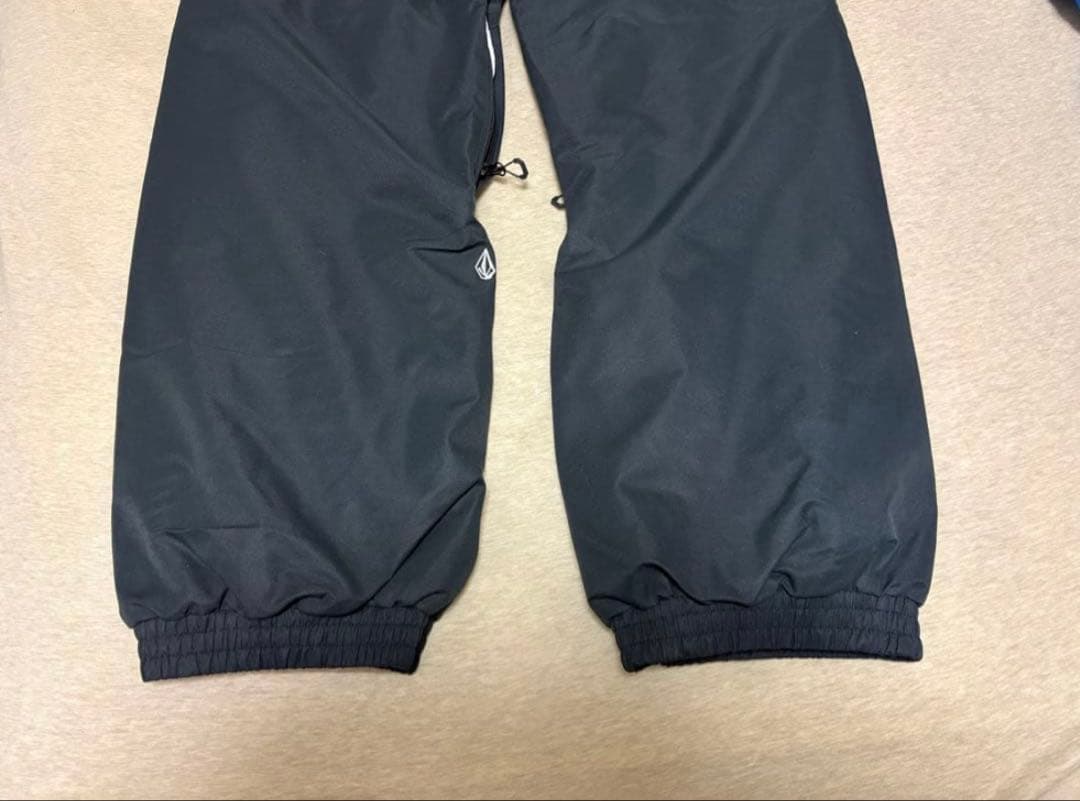美品　VOLCOM スノーボードウェア 上下セット
