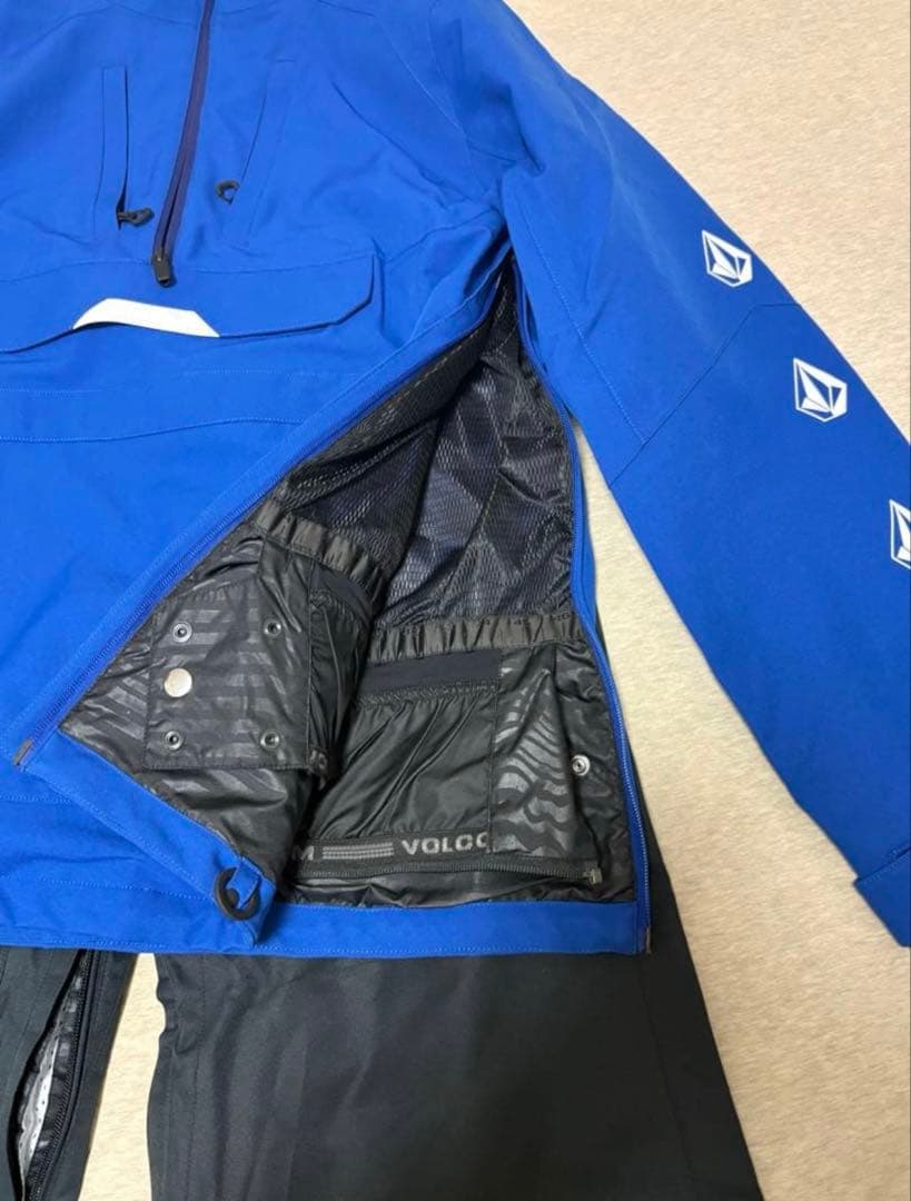 美品　VOLCOM スノーボードウェア 上下セット
