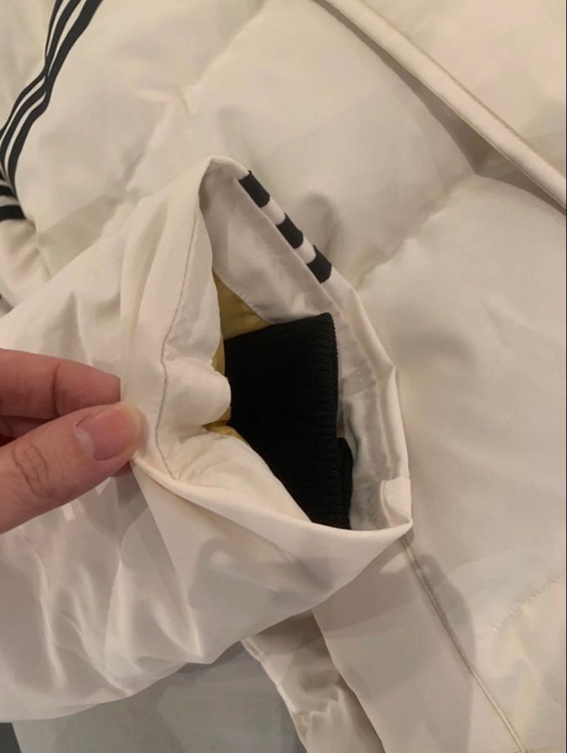 新品XL Adidasパファージャケット メンズ ホワイト JN7476