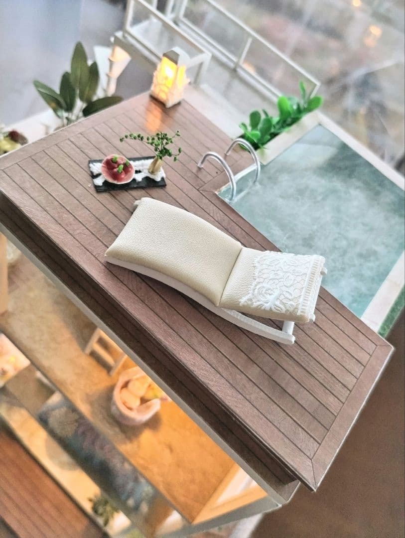 *完成品*ドールハウス 360度型 3階建て 屋上 プール オルゴール カバー付