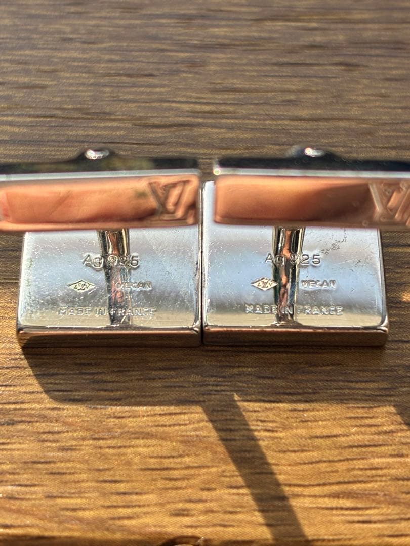 LOUIS VUITTON カフス