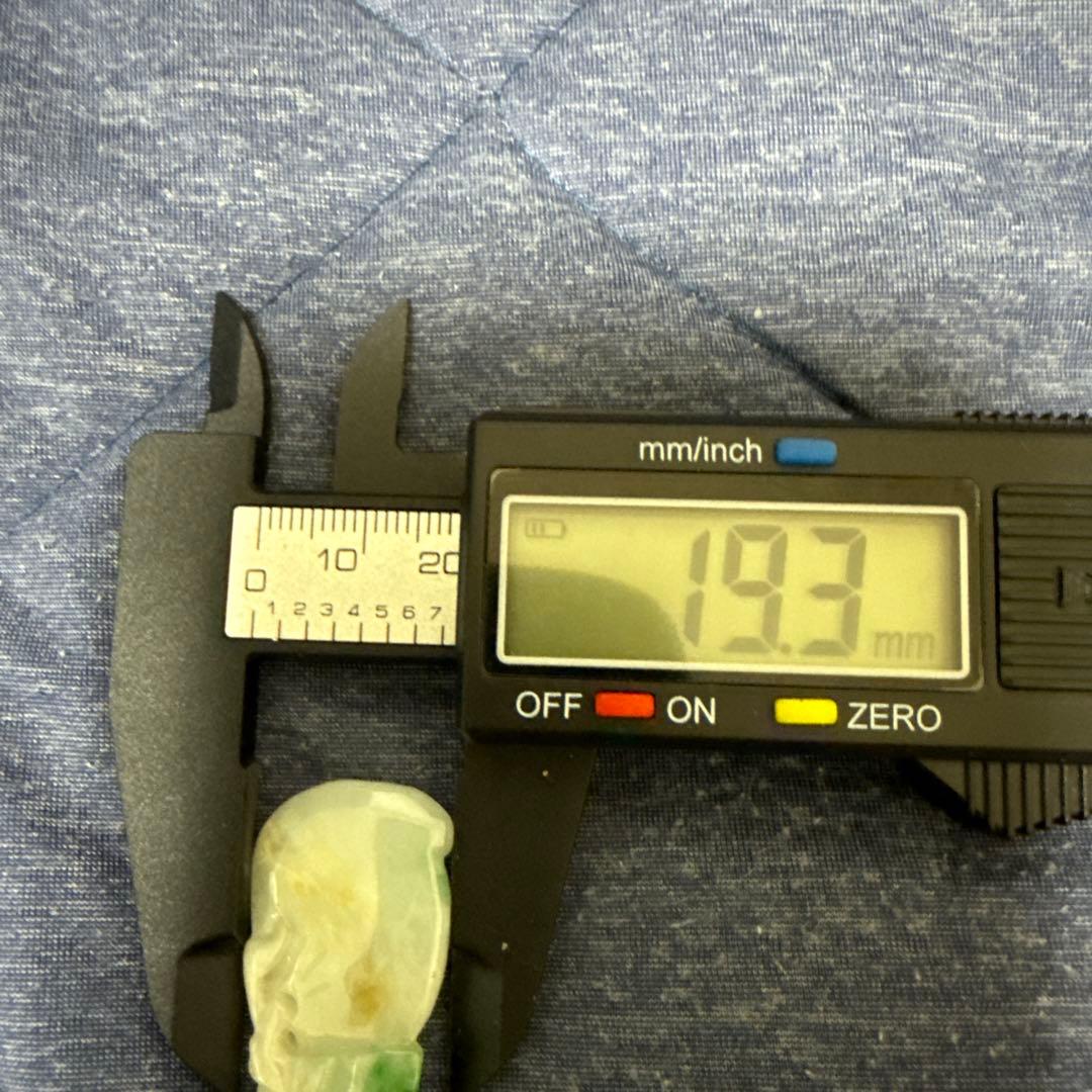 翡翠雕刻 ペタント時代物