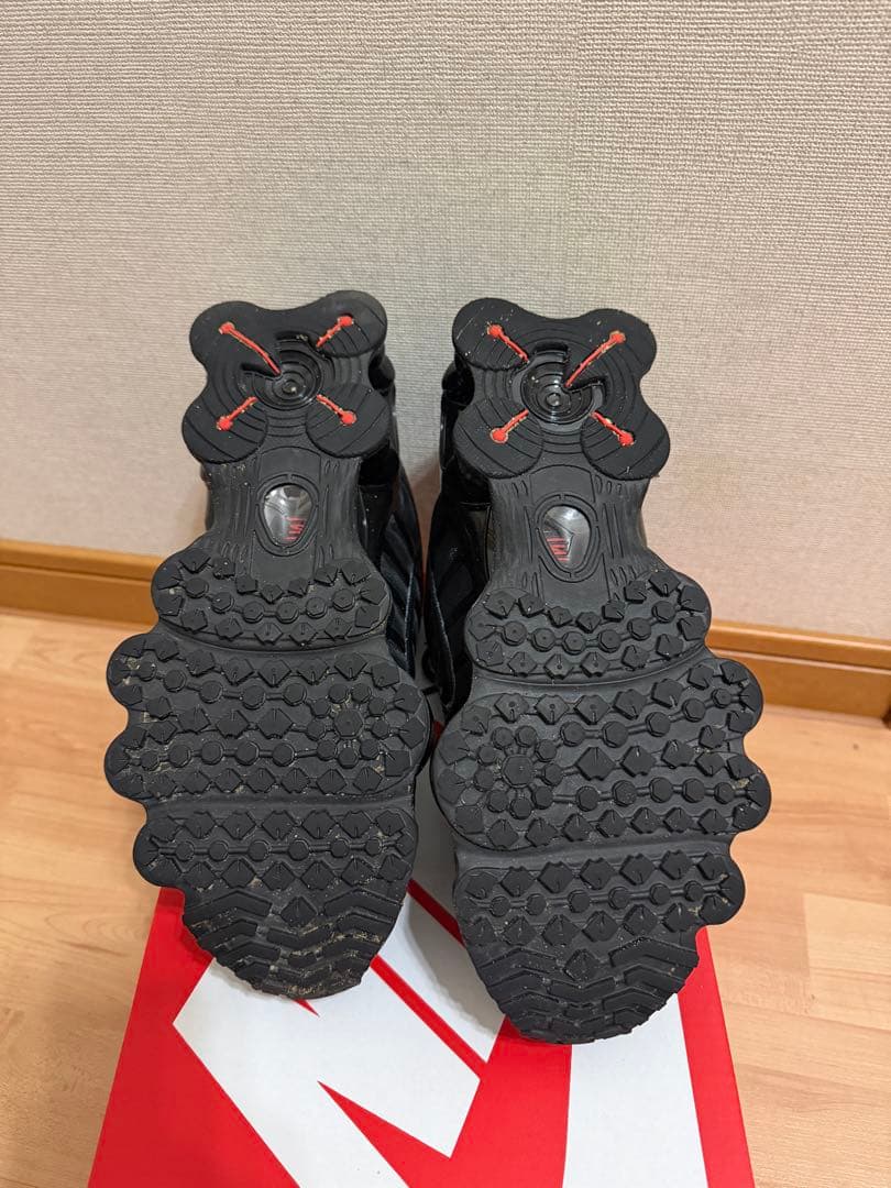 NIKE Shox ブラックスニーカー　24.5センチ