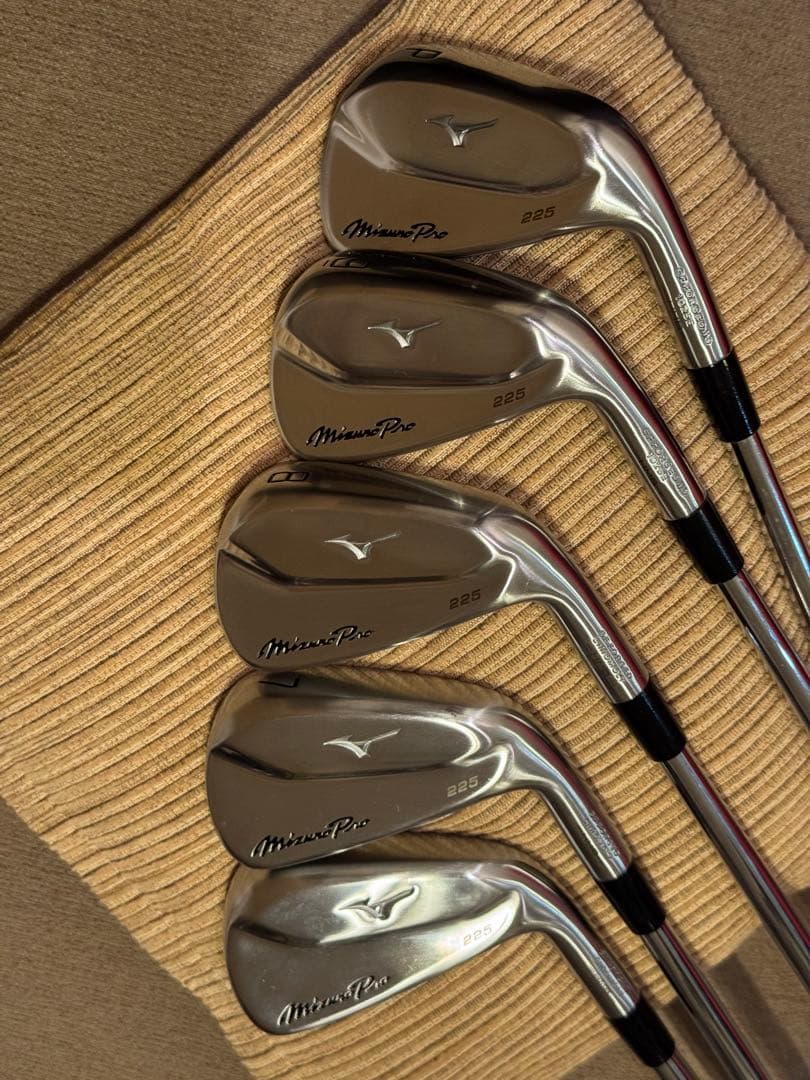 超美品 ミズノプロ 225 DG R300 6番からPW 5本セット