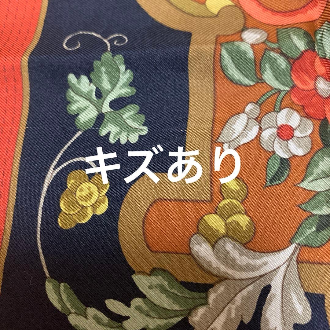 スミレ♡ 　LOEWE シルク　スカーフ 大判　総柄　花柄　イタリア製