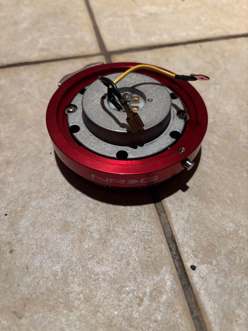 NRG 薄型クイックリリース　レッド　手渡しのみ