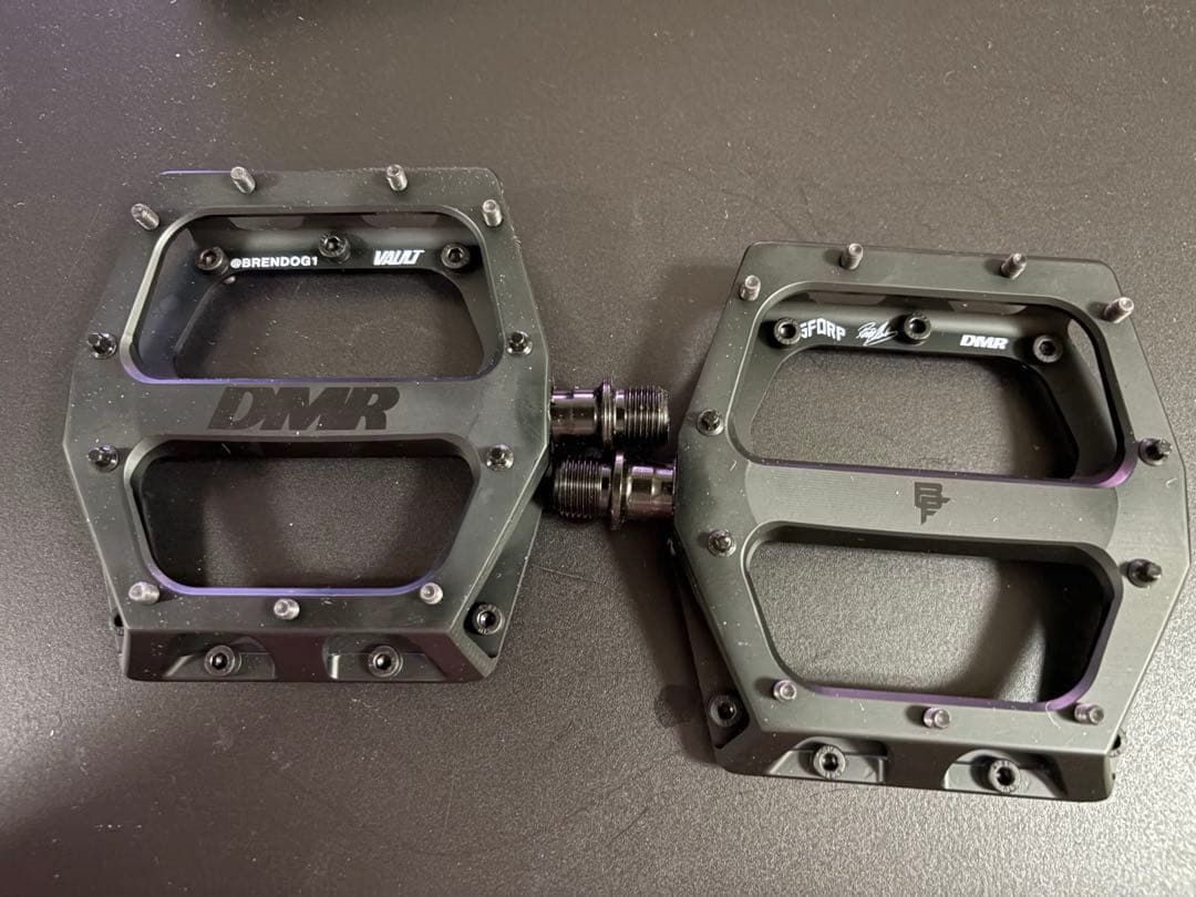 DMR ディーエムアールBrendog Vault V2 ペダル 黒　新品未使用