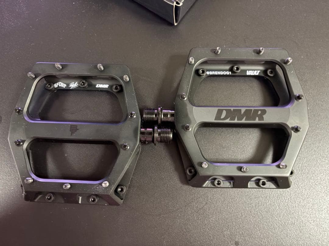 DMR ディーエムアールBrendog Vault V2 ペダル 黒　新品未使用