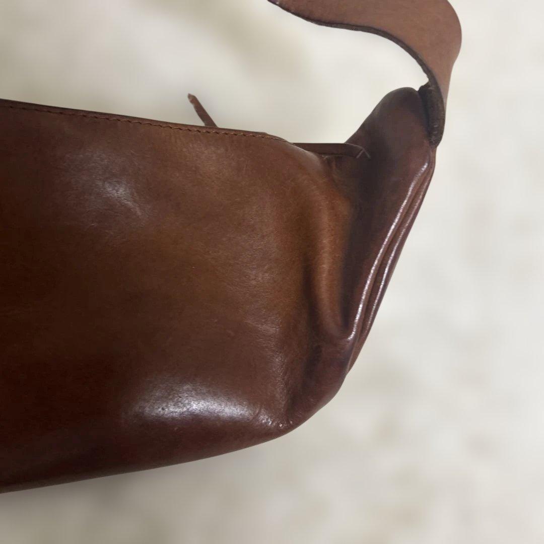 【極美品】RYU リュー 本革 ボディバッグ ウエストバッグ レザー 金具