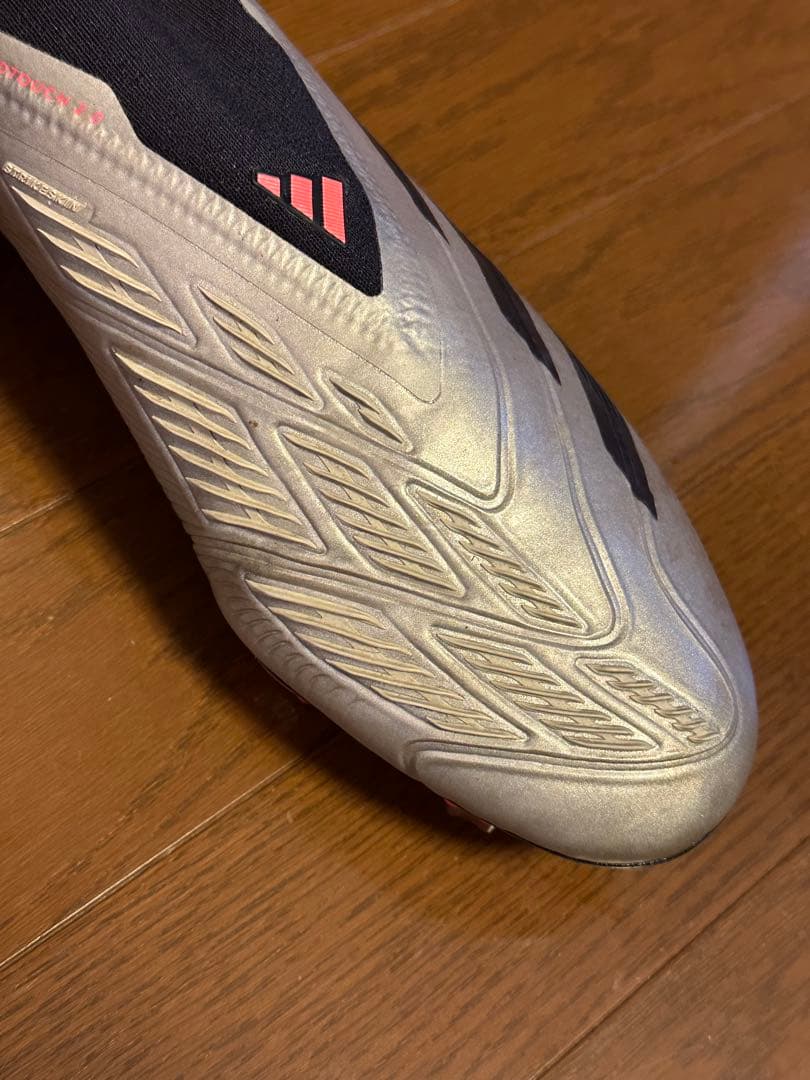 【美品】adidasプレデターELITE レースレス FG 28.5cm