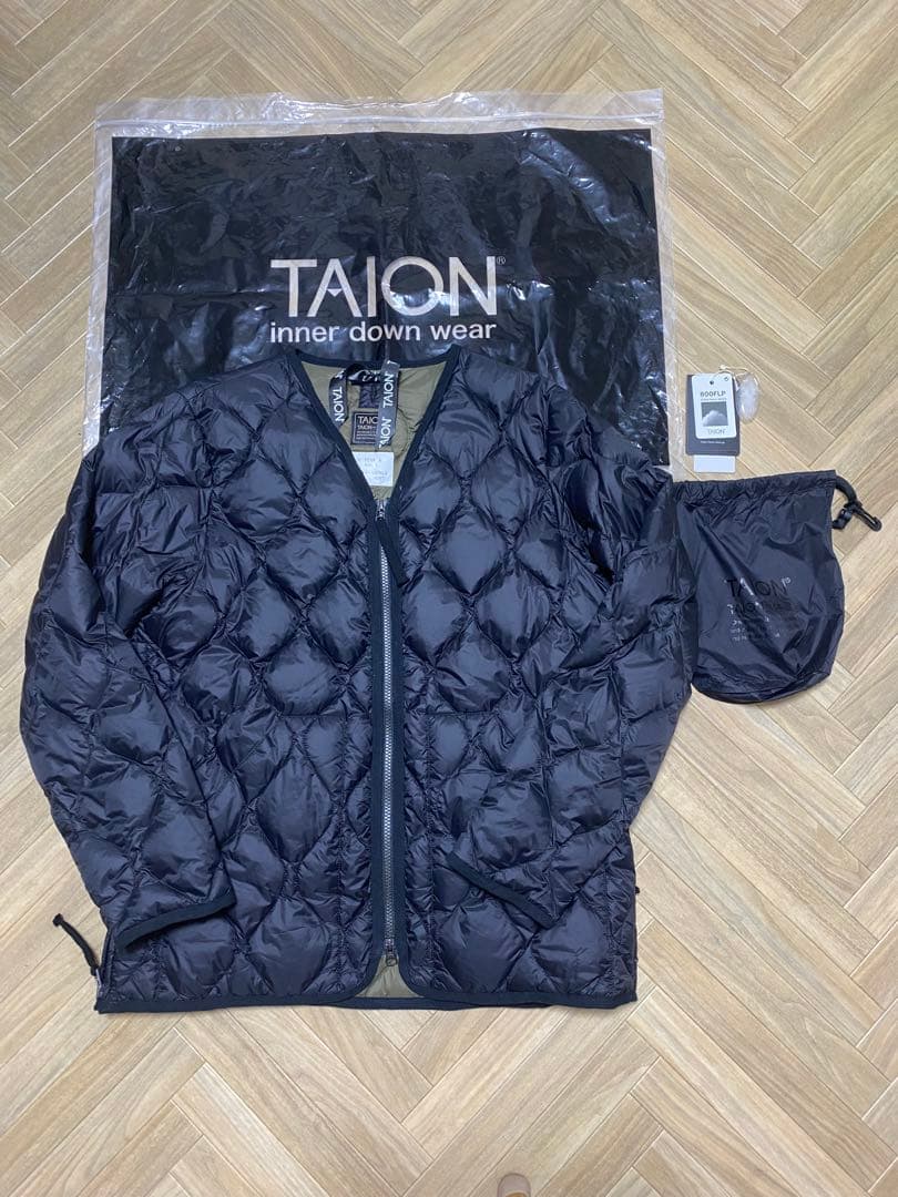 美品　TAION ミリタリーVネックジップダウンジャケット　L