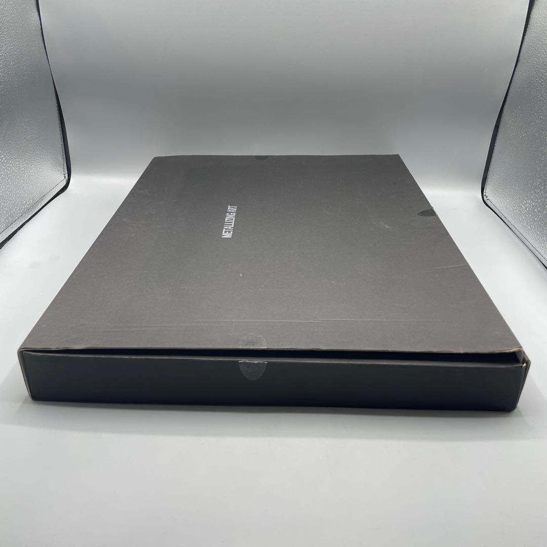 ツイステ メタライズアート エペル・フェルミエ 寮服