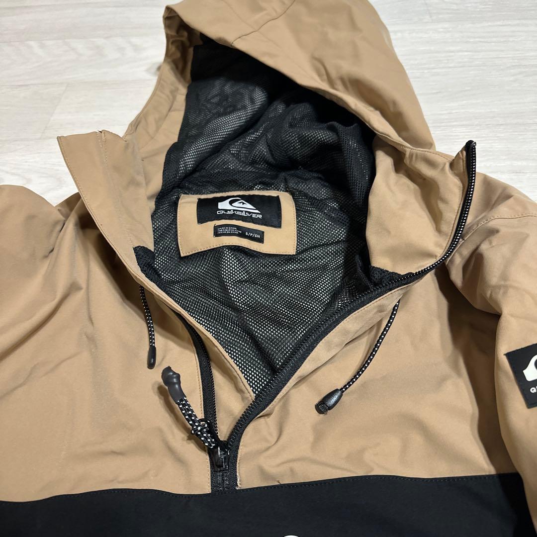 QUIKSILVER フーディーとパンツセット ベージュ