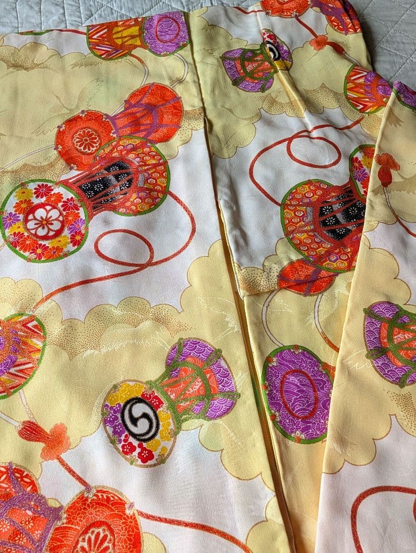 正絹アンティーク着物【オフホワイト×レモンイエロー堤柄】七五三７歳セット