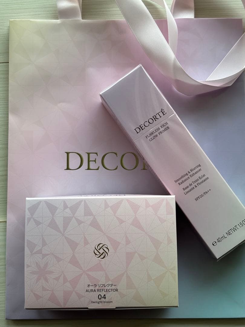 コスメデコルテ　 オーラリフレクター 04 & フローレススキン グロウライザー