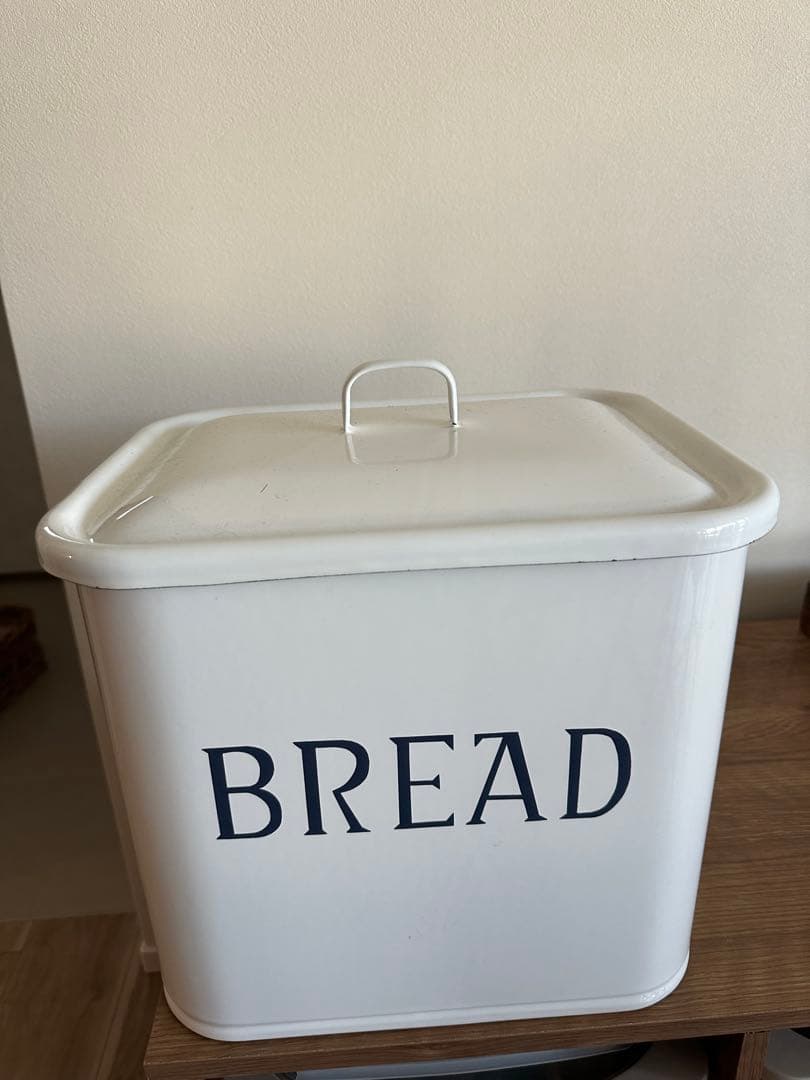 ホワイト メタル ブレッドボックス　ホーロー