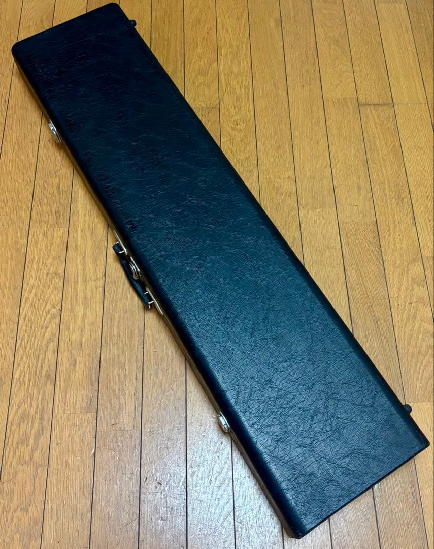 沖縄三線 人口皮 蝶のデザイン ハードケース付