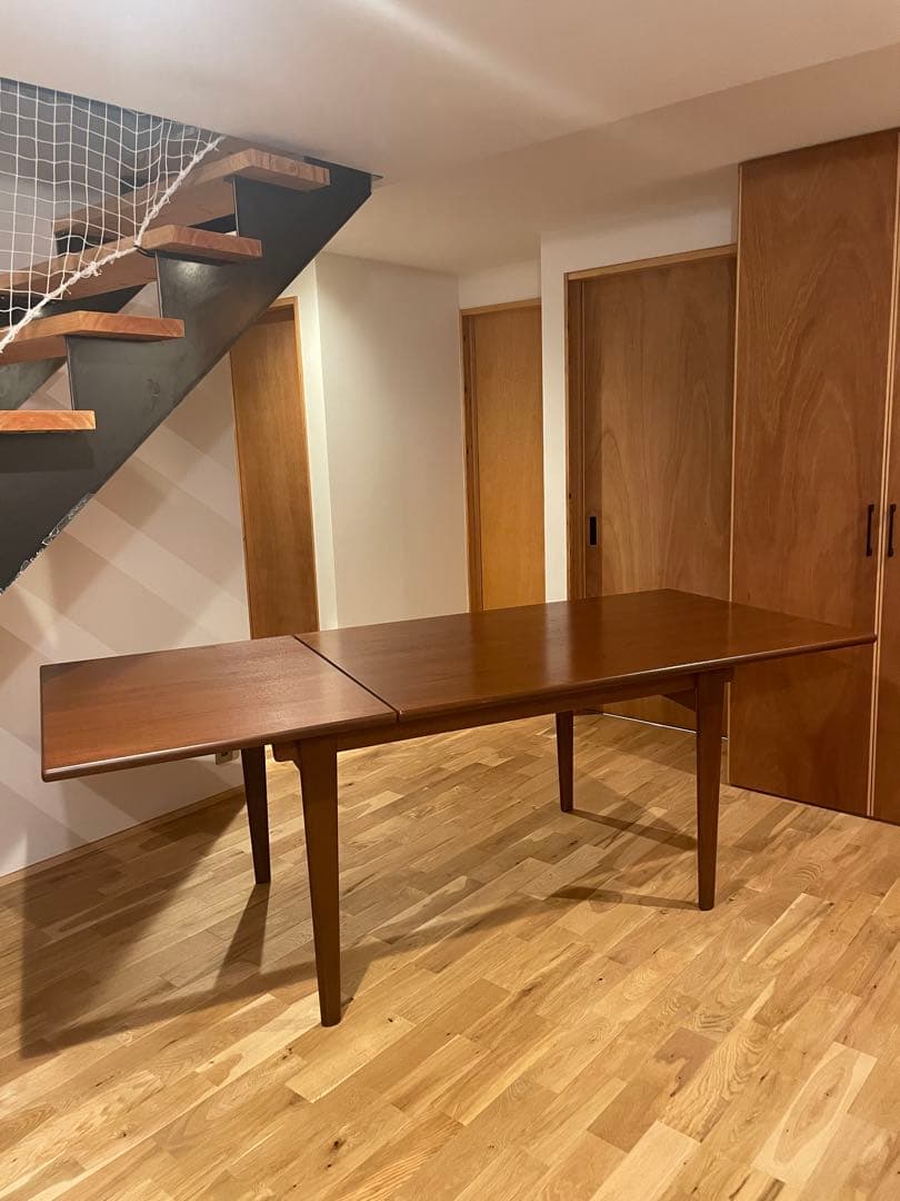 北欧ヴィンテージ　ダイニングテーブル