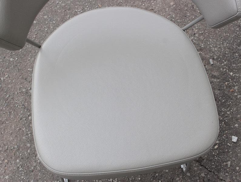 カリガリス コヌビア ニューヨーク ダニングチェア ソフトレザー カラー/トープ