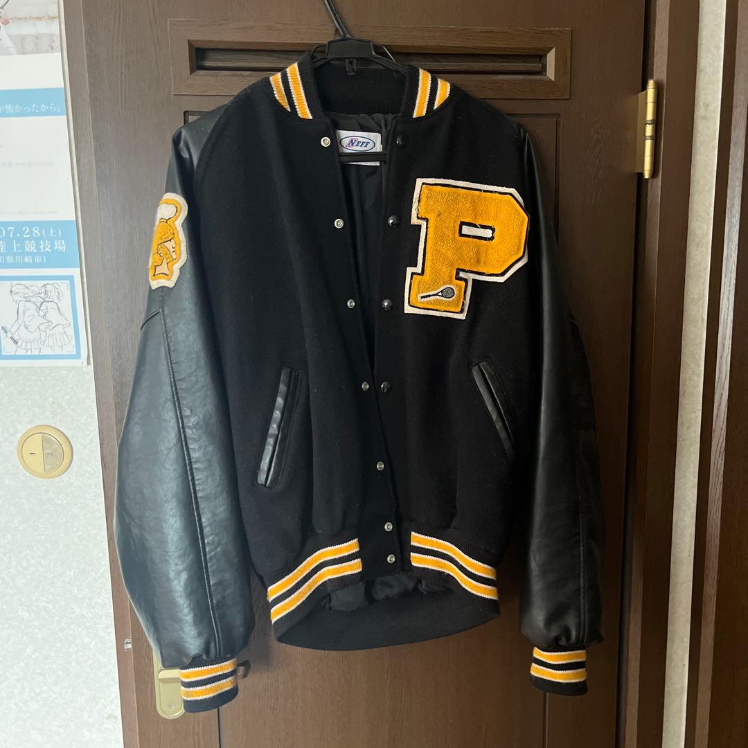 NEFF スタジャン L 黒と黄色