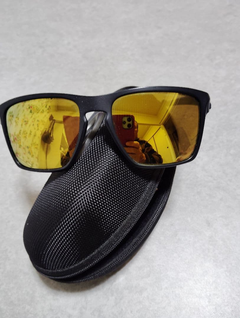 Oakley スポーツサングラス イエローレンズレディース