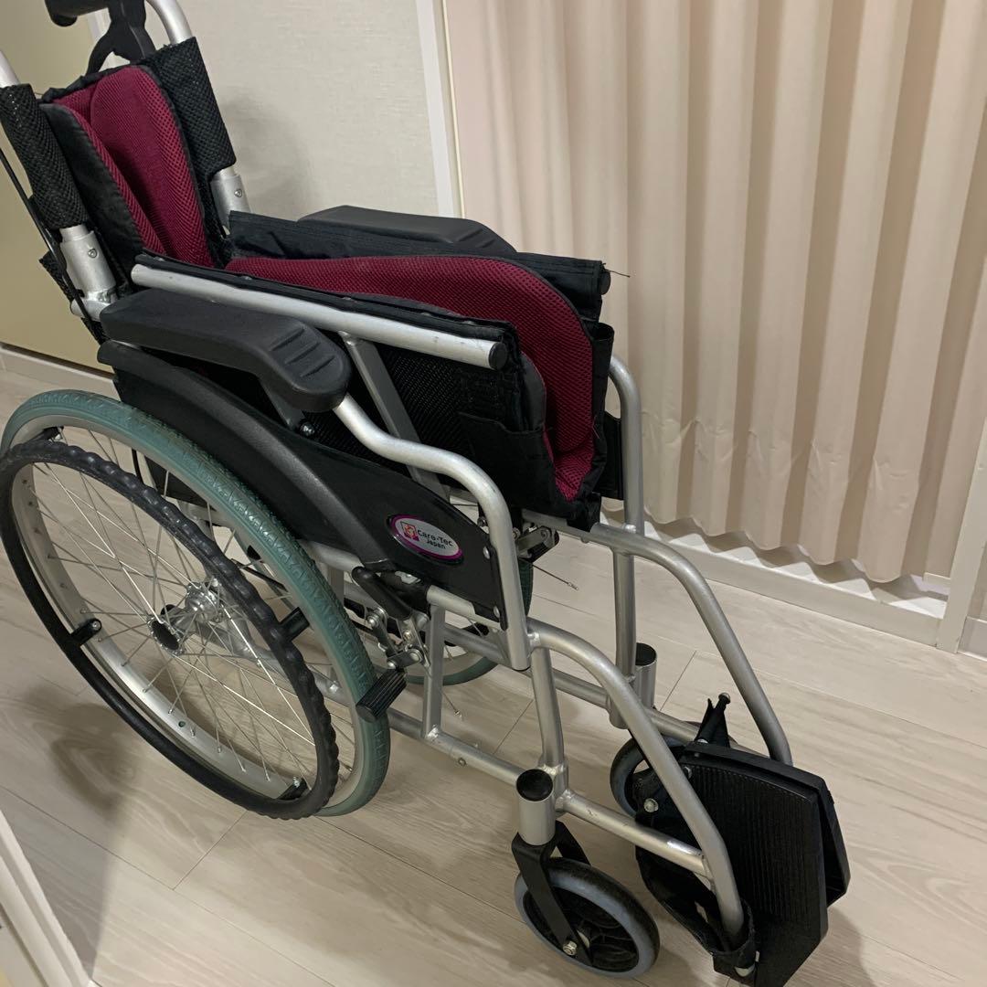 赤い自走用車椅子 メッシュ素材 クッション付き