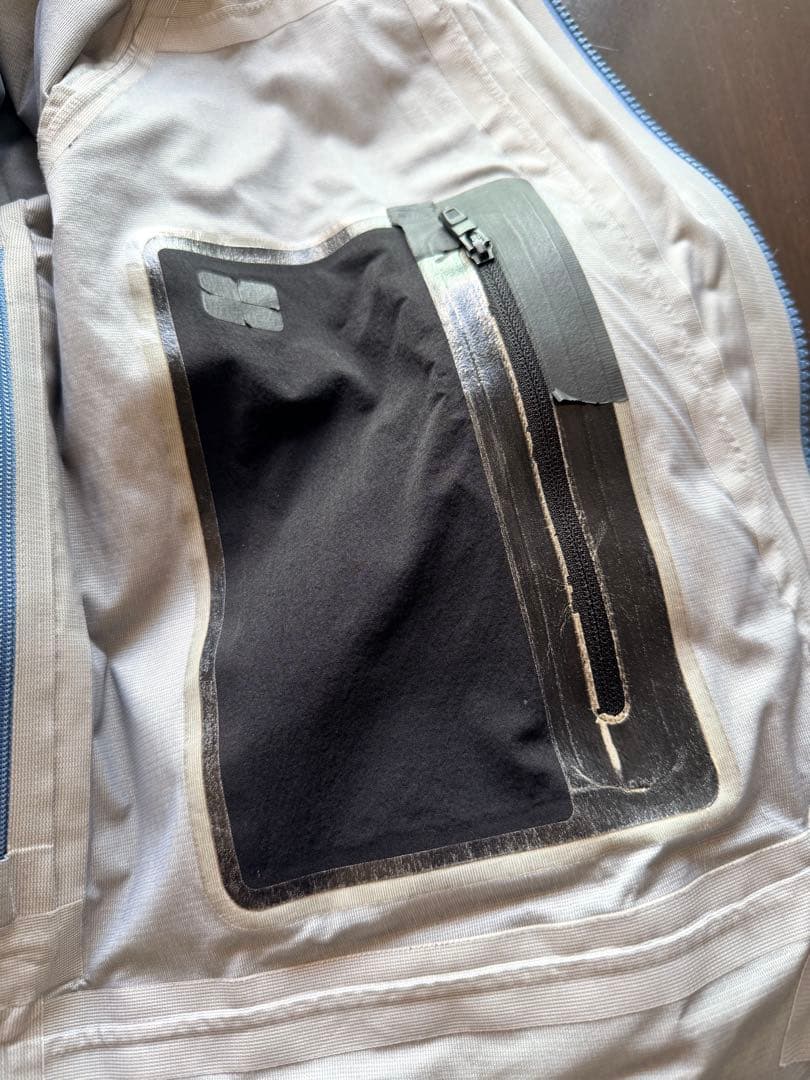 [ak] Burton gore-tax 3L サイズS