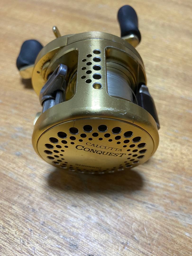 シマノ　CALCUTTA CONQUEST 200 ベイトリール
