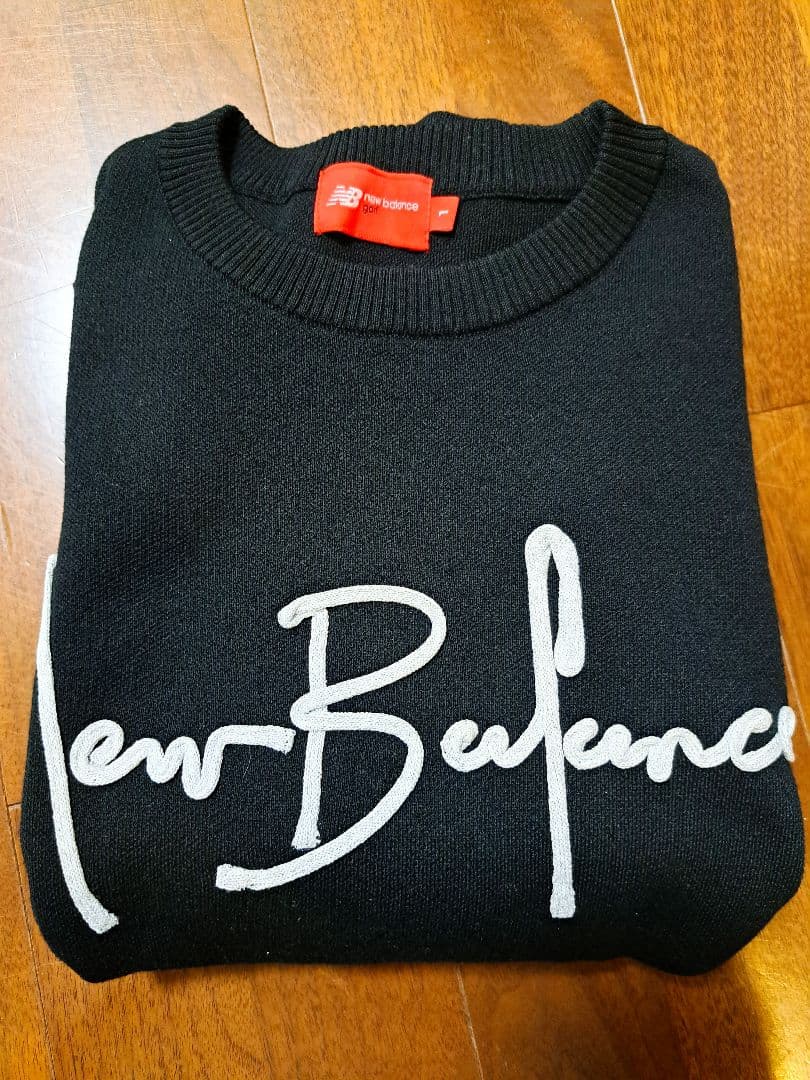 new balanceレデースセーター